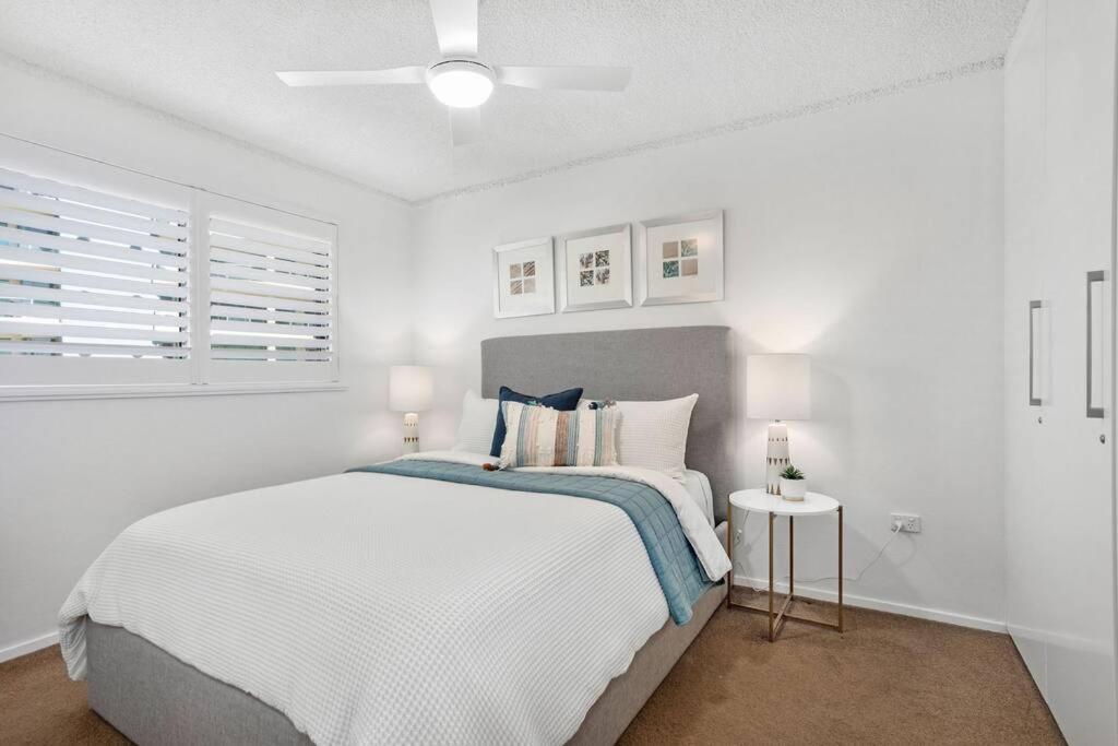 Waves On North, El Sandi 4, Beachfront Getaway *