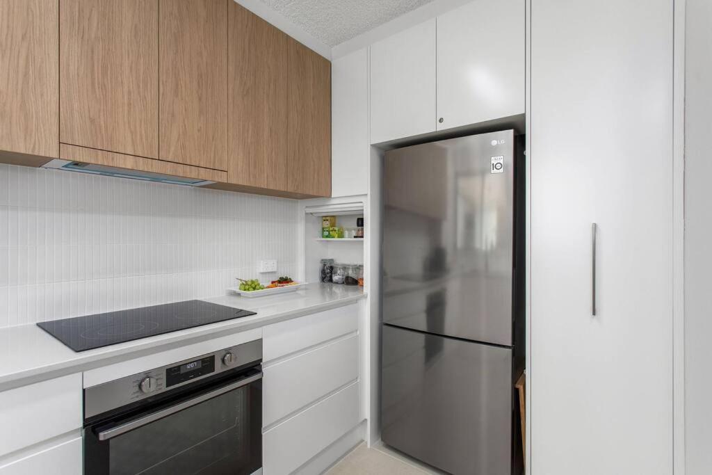 Apartment Waves On North, El Sandi 4, Beachfront Getaway